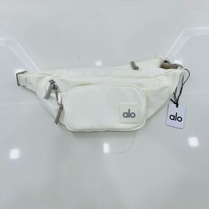 ALO Yoga Cream Belt Bag